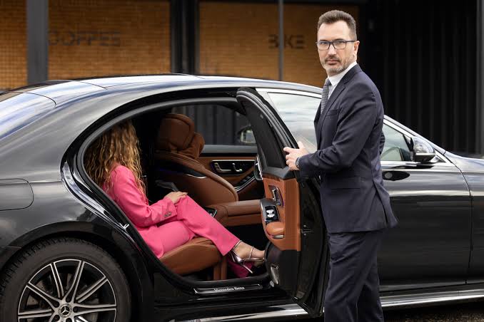 Chauffeur Service In Paris