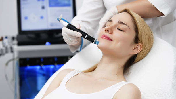 What makes Hydrafacial effective for dry and dehydrated skin